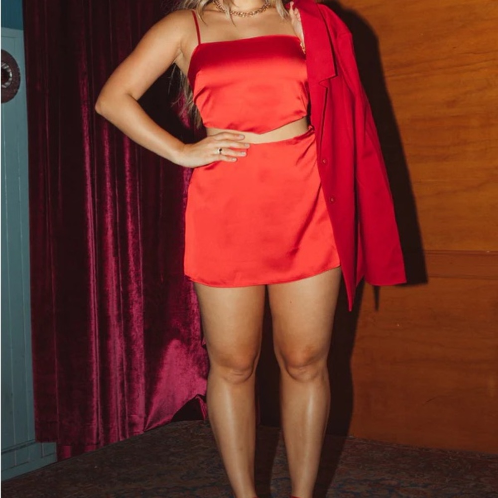 Show Me Your MuMu Vibrant Red Top